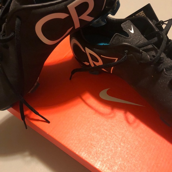 Nike cr7 limited edition Cleats - Picture 2 of 6